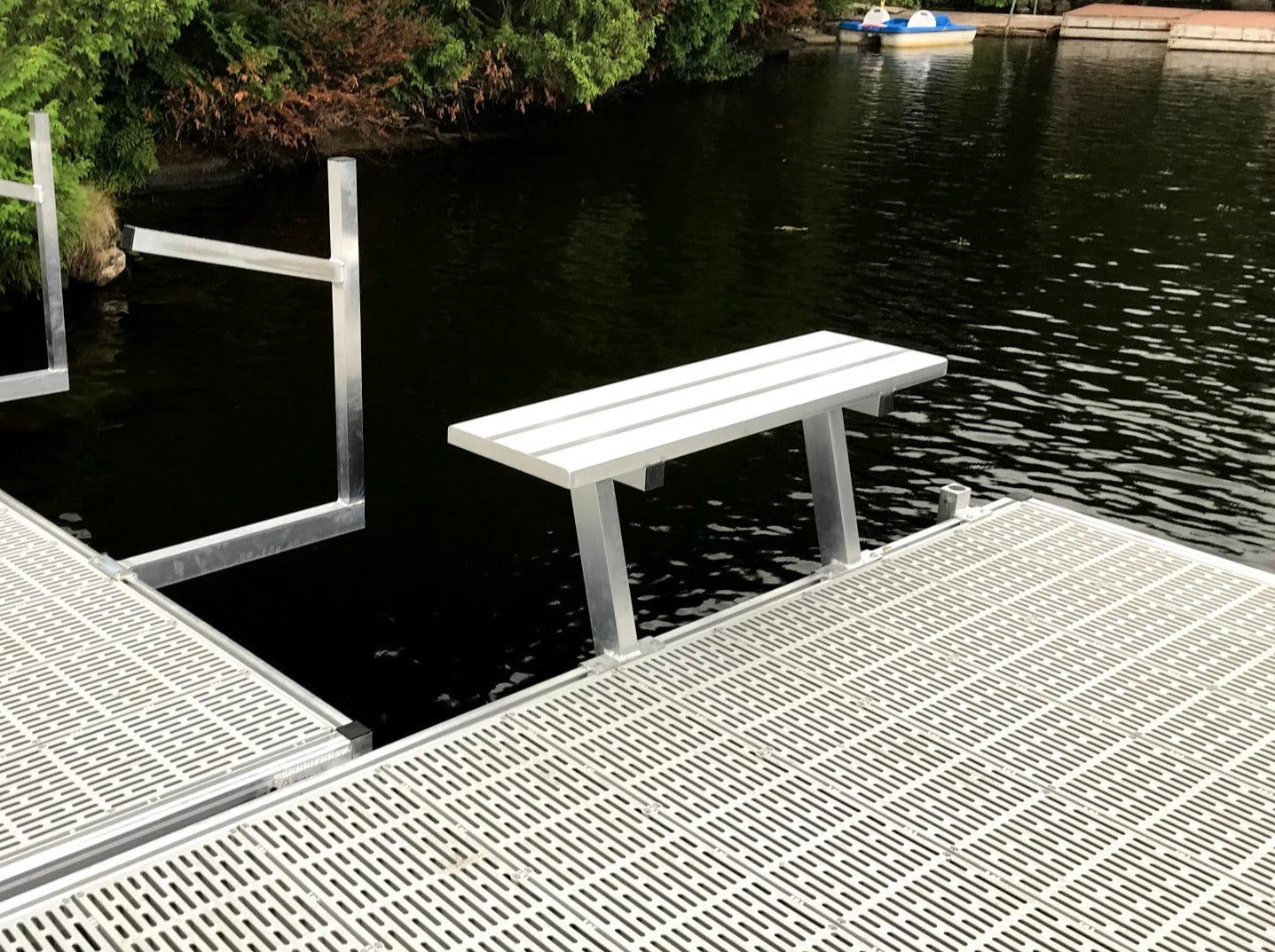 Aluminium bench without backrest